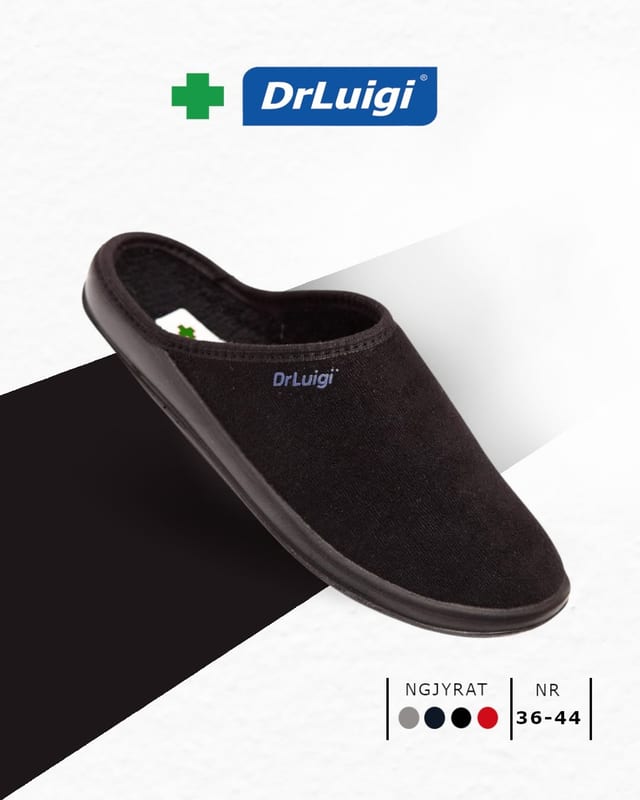 Papuçe DrLuigi e zezë mbi sfond diagonal