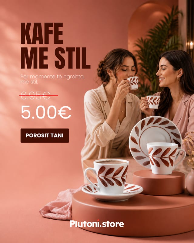 Filxhanë kafeje me dizajn dhe dy gra që pinë kafe